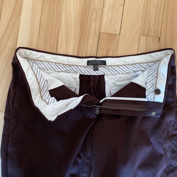 Banana Republic athletic tapered fit chinos, 32 x 32, New (never worn or washed) - Picture 3 of 3